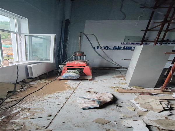 长丰镇地基基础下沉墙体裂缝加固注浆顶升施工